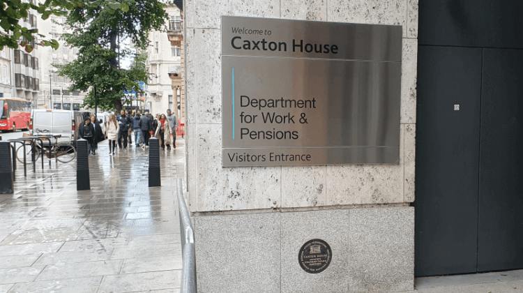 Claimants who chose to take part in DWP’s work programme were more likely to find jobs, research suggests